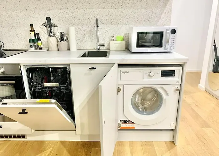 Urban Spaces 3 Victoriei New Building With Parking And Security Apartman Bukarest